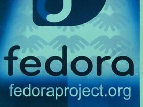 fedora-stand-4.jpg